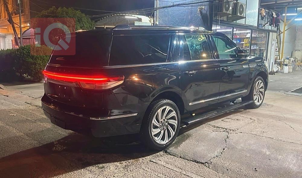 Lincoln Navigator L